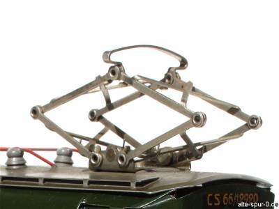 Märklin CS66/12920, Elektrolok, 20 Volt, 5-achsig, grün, beweglicher Pantograph