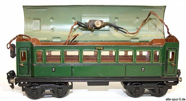 Märklin Personenwagen, 4-achsig, grün, alte Spur0 (Null)