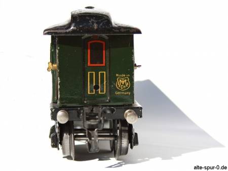 Märklin Personenwagen, 4-achsig, grün, Schriftzug für Wagennummer mittig, alte Spur 0