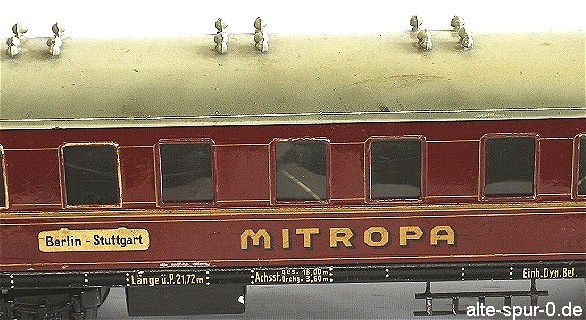 19430_schlafwagen_4-achsig_rot_mitropa_schriftzug_mittig_detail_chassis_kennzeichnung.jpg
