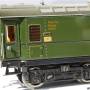 19450_maerklin_postwagen_4_achsig_gruen_mit_oberlicht_linke_seite.jpg