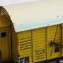 17920_maerklin_bananenwagen_2_achsig_gelb_fyffes_jamaica_bremen_detail_schlecht_uebermalt.jpg