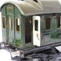 17540_maerklin_gepaeckwagen_4_achsig_gruen_detail_tuer.jpg